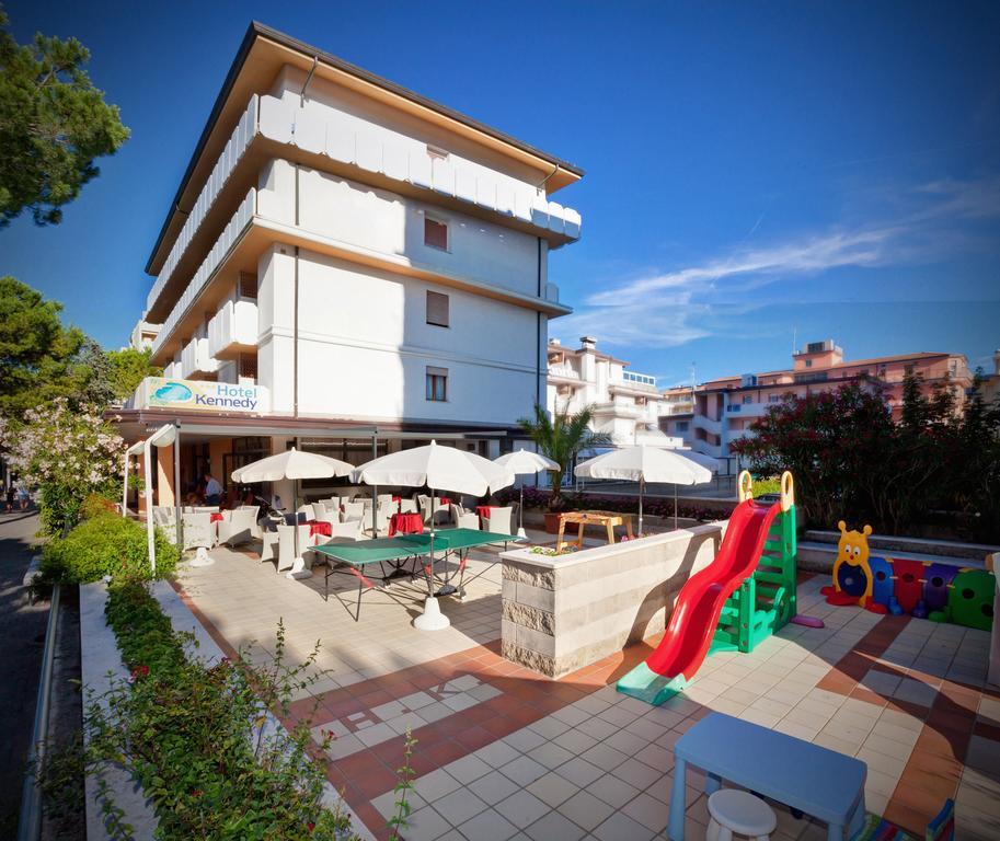 Hotel Kennedy Bibione Kültér fotó